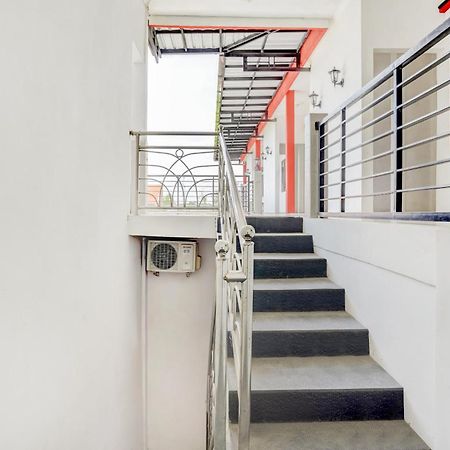 Super Oyo 3702 Homestay Bougenville Syariah Lamongan Exteriör bild